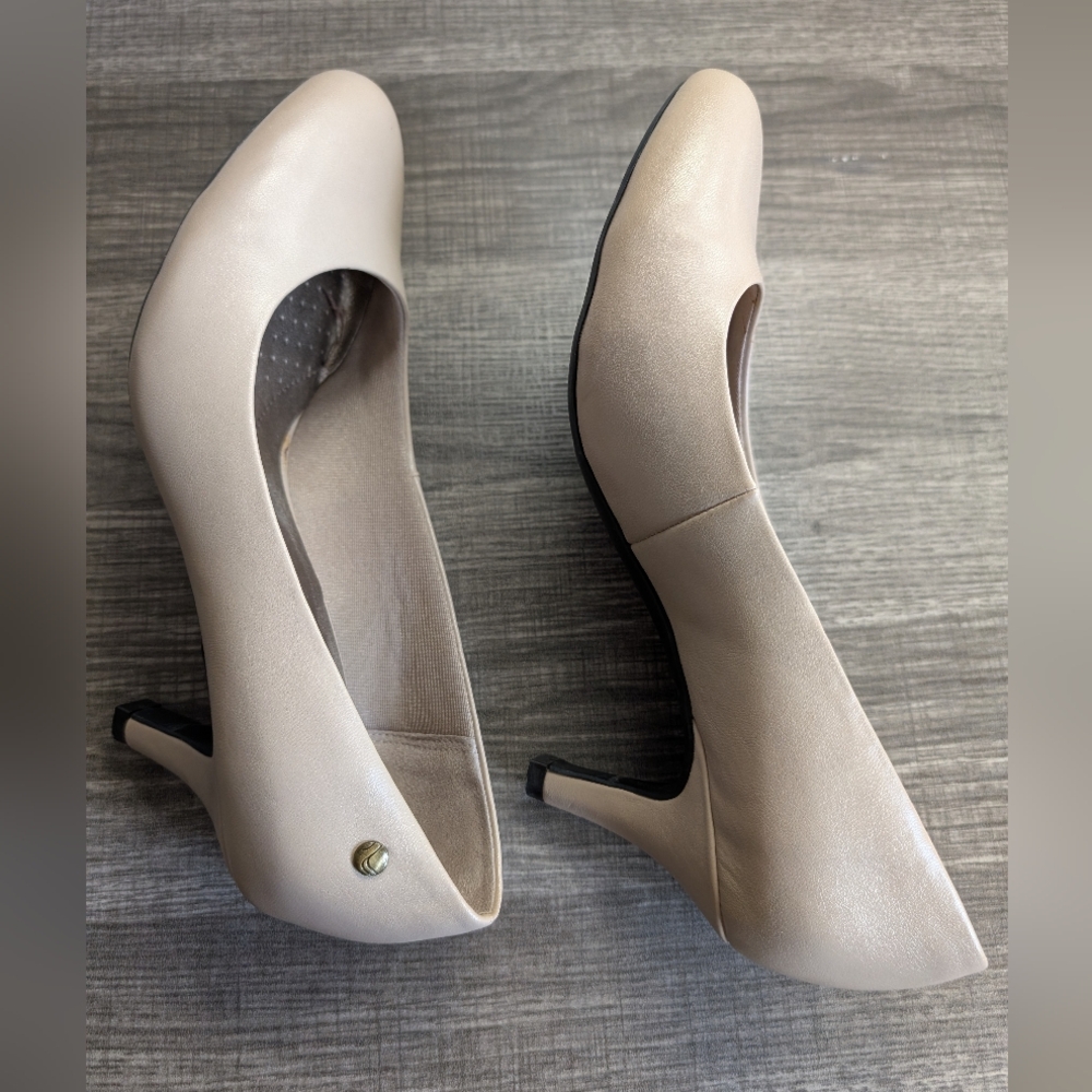 Life Stride Women's Size 8 Nude Heels - Picture 8 of 16